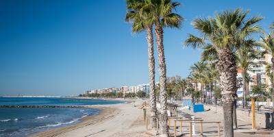 INTURSPORTS TRAVEL SERVICES-Disfruta del pádel en Benicasim-Enjoy a padel experience in Benicasim-Gaudeix del pàdel en Benicasim