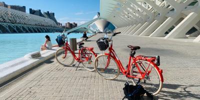 ASOCIACIÓN GUIAS OFICIALES DE TURISMO DE LA COMUNIDAD VALENCIANA-Visita en bicicleta por Valencia-Bike tour in Valencia-Visita en bicicleta per València