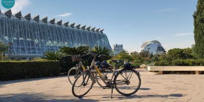 Discovering Valencia-Bike Tour València; del pasado al futuro-Bike Tour Valencia - from the past to the present-Bike Tour València; del passat al futur