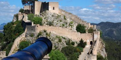 D'Turisme-Visita los castillos de Xàtiva-Visit the castles of Xàtiva-Visita els castells de Xàtiva