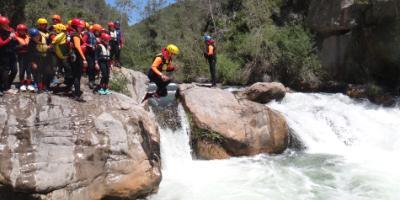 Somos Aventura-BARRANQUISMO ACUÁTICO CON TIROLINA-AQUATIC CANYONING WITH ZIP LINE-BARRANQUISME AQUATIC AMB TIROLESA