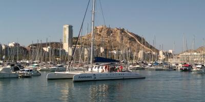 Alicante Catamaran-¿Te apetece un tardeo a vela?-Fancy going on a sunset cruise?-T'abelleix un tardeo a vela?