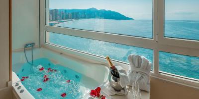 MAGIC COSTA BLANCA-Escapada romántica con Moet & Chandon a Villa Venecia Hotel Boutique-Romantic getaway with Moet & Chandon at Villa Venecia Hotel Boutique-Escapada romàntica amb Moet & Chandon a Villa Venecia Hotel Boutique