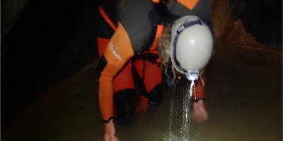 Grieta Aventura-Cueva acuática del Sumidero de Vallada. Espeleología.-Sumidero de Vallada water cave . Speleology.-Cova aquàtica de l'Embornal de Vallada. Espeleologia.