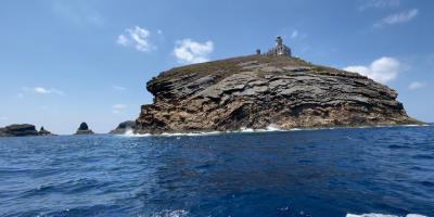 AYL TOP CHARTER-Excursión en barco privado a las islas Columbretes-Private boat trip to the Columbretes islands-Excursió amb vaixell privat a les illes Columbretes