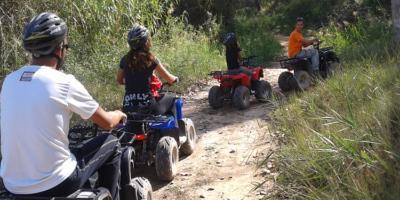 Cofrentes Turismo Activo-Comemillas en familia-Comemillas family outing-Corremilles en família