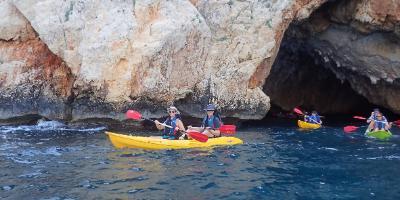 Kayak Javea-Ruta guiada en kayak y snorkel Cala Granadella- Guided Kayaking & Snorkeling Tours Cala Granadella-Recorregut guiat en caiac y esnorquel en Cala Granadella