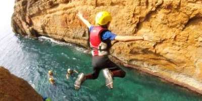 Xabia Activa-Coasteering: explora los acantilados-Coasteering: explore the cliffs-Coasteering: explora els penya-segats