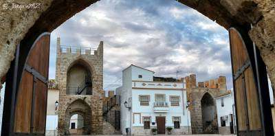 Buñol en rutas-Castillo de Buñol: protagonista y testigo-Castle of Buñol: protagonist and witness-Castell de Bunyol: protagonista i testimoni