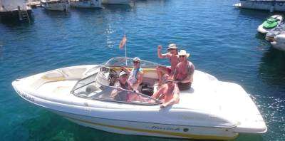 Aquasports-Tripula una embarcación sin titulación-Drive a boat without qualification-Tripula una embarcació sense titulació