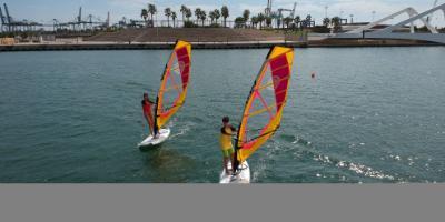 Ocean Republik-Paddle surf y windsurf en el centro de València-Paddle surf and windsurf right in the center of Valencia-Paddle surf i windsurf en el centre de València