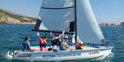 Club Náutico Oropesa del Mar-Bautismo de mar - Vela, windsurf y piragüismo en Oropesa-Sailing or kayaking for beginners in Oropesa-Baptisme de vela, windsurf y piragua a Orpesa