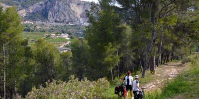 Masía La Mota-Bicicleta BTT en el Parque Natural de la Font Roja-MTB biking through Font Roja Natural Park-Bicicleta BTT en el Parc Natural de la Font Roja