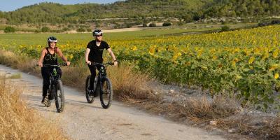 Masía La Mota-Bicicleta BTT en el Parque Natural de la Font Roja-MTB biking through Font Roja Natural Park-Bicicleta BTT en el Parc Natural de la Font Roja