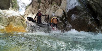 Grieta Aventura-¡Adéntrate y déjate sorprender! Barranquismo-Let canyoning surprise you!-Endinsa't i deixa't sorprendre! Barranquisme