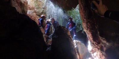 Tronkos y Barrancos-Viaje al interior de la Comunitat (espeleología)-Journey into the centre of the Region of Valencia (caving)-Viatge a l'interior de la Comunitat (espeleologia)