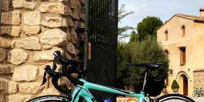 Discover Valencia by road bike